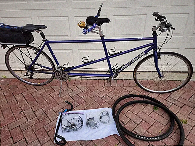 Santana Arriva Large/Mediiam Blue ready to ride, plus accesories