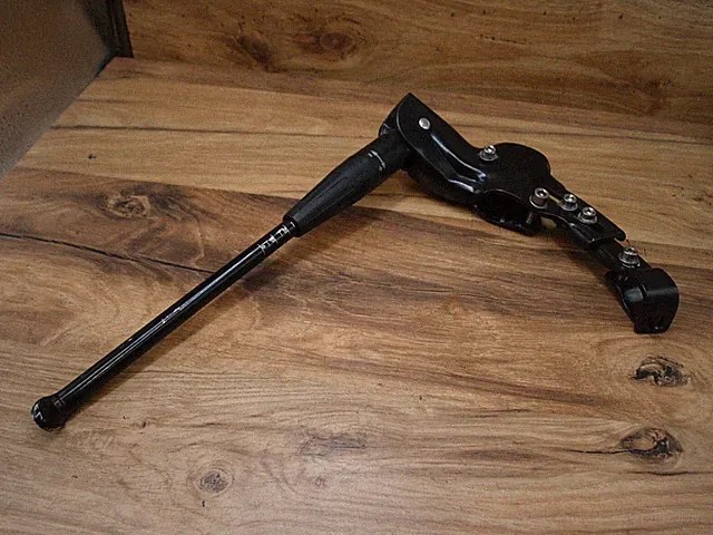 touring / MTB single leg kickstand rear chainstay for 26 - 28 in wheels